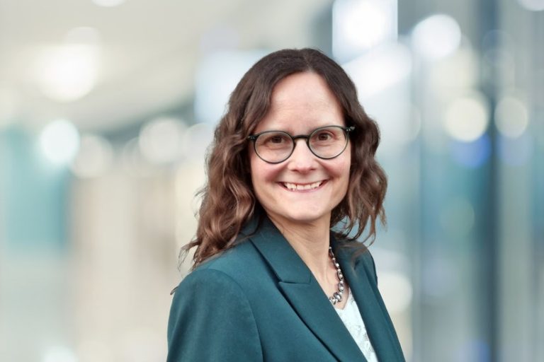 Carmen_Ostwald_LESS Das Bild zeigt Dr. Carmen Ostwald, die Leitung der Vereinigung hinter dem Low Emission Steel Standard (LESS)