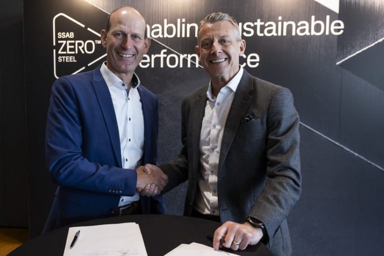 SE-2_(c)_EMW-Stahl-Service-Center_web SSAB und EMW Stahl-Service-Center – von links nach rechts: Tony Harris, Leiter SSAB Europe; Daniel Schäfer, stellvertretender Einkaufsleiter EMW; Jan Meier, Vertriebsleiter SSAB Europe; Holger Latsch, Geschäftsführer EMW; Christian Vehma, Einkauf EMW; Claus Doré, Area Sales Manager Automotive SSAB Europe.