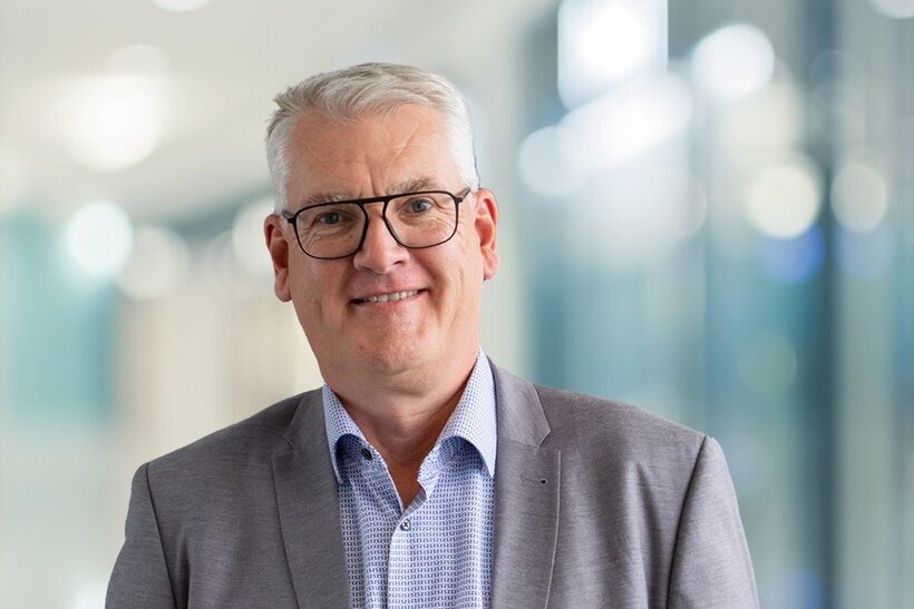 Das Bild zeigt ein Porträt von Rainer Böse, CEO von ArcelorMittal Deutschland.