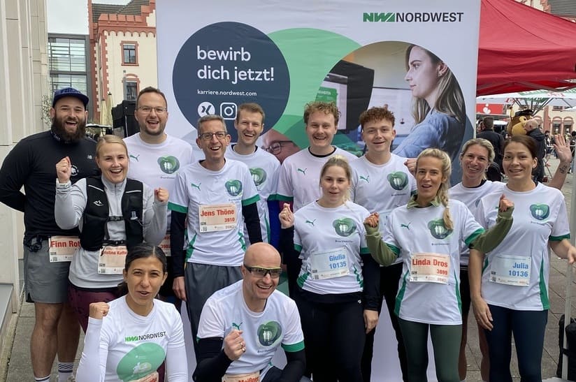 Das NORDWEST-Laufteam beim Halbmarathon_web Das Laufteam der NORDWEST Handel AG beim Sparkassen-Phoenix- Halbmarathon.