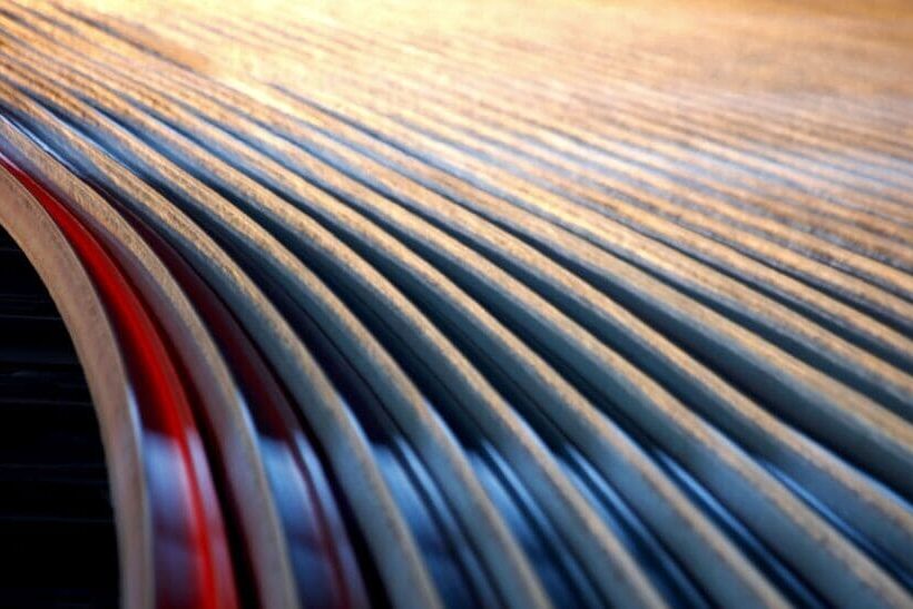 Die Deutsche Bahn hat erstmals Schienen aus grünem Stahl bei Saarstahl Rail bestellt.